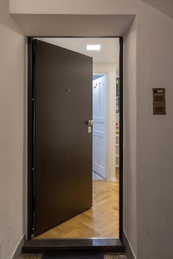 Appartement Modern Studio Near British Square à Zagreb Extérieur photo